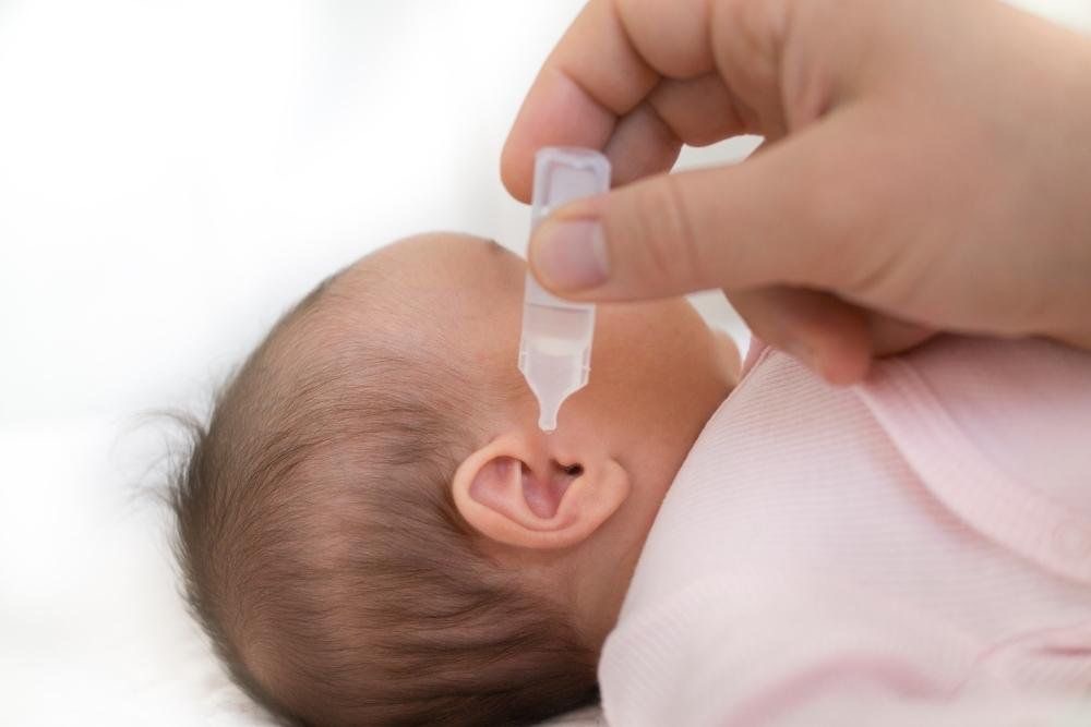 Lưu ý khi nhỏ tai cho trẻ sơ sinh