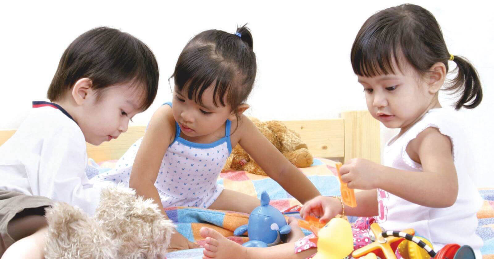 kỹ năng chơi cùng bạn ở trẻ nhỏ
