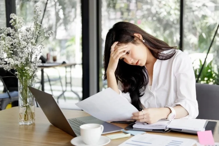 thời tiết thay đổi gây đau đầu